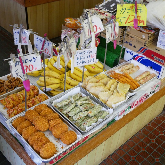 烏龍麵名店-須崎食料品店  各種炸物、天婦羅