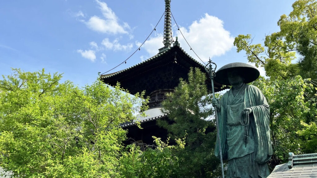 四國遍路第19番立江寺_大師像及多寶塔