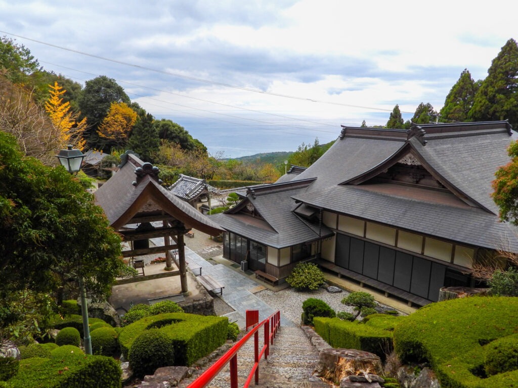 四國遍路第27番神峯寺_從石階上俯瞰土佐灣