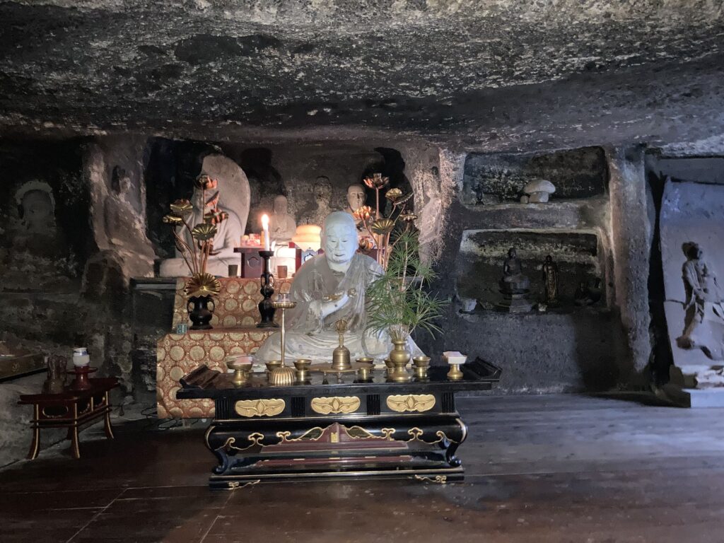 四國遍路第71番彌谷寺_獅子之岩屋