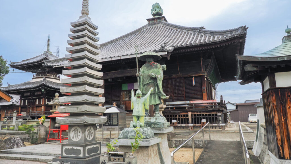 四國遍路第77番道隆寺_衛門三郎與弘法大師像